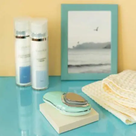 Щетка для очищения лица с дезинкрустацией, ионофорезом и LED терапией m780 фото в интернет магазине | zdorov.by