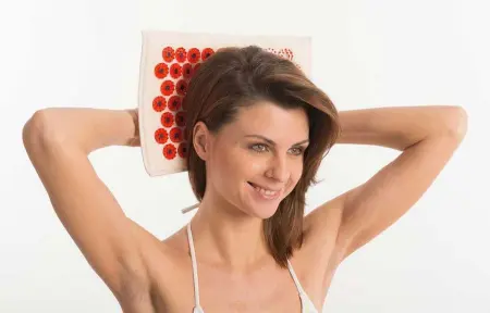 Аппликатор Кузнецова 17х28 см красный (менее острые иглы, магнитные вставки). фото в интернет магазине | zdorov.by