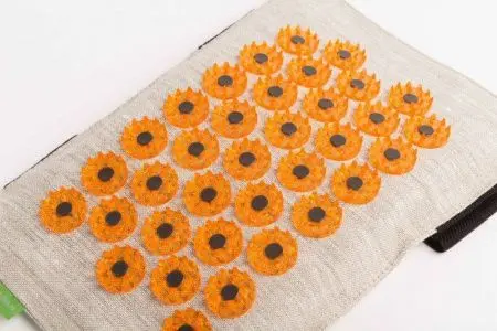 Аппликатор для массажа поясницы с магнитными вставками фото в интернет магазине | zdorov.by