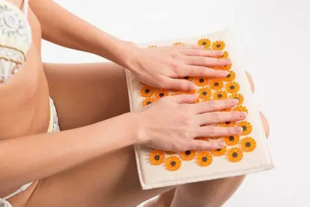 Аппликатор Кузнецова 17х28 см желтый (более острые иглы, магнитные вставки). фото в интернет магазине | zdorov.by