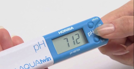pH метр Horiba LAQUAtwin B-712 для твердых, рассыпчатых, гелеобразных и жидких веществ фото в интернет магазине | zdorov.by
